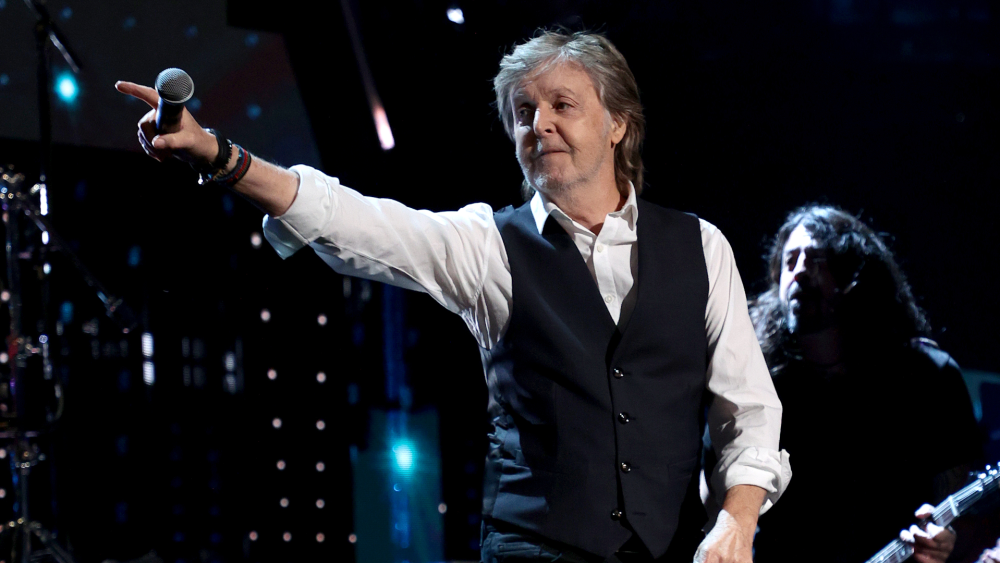 Beatles Reunite: Paul McCartney and Ringo Starr Share the Stage at Final “Got Back” Tour Show